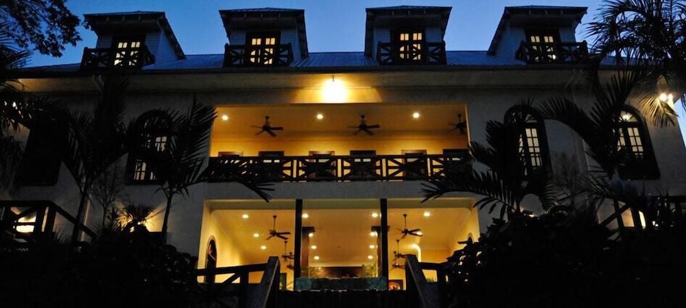 Mahogany Hall San Ignacio Exteriér fotografie