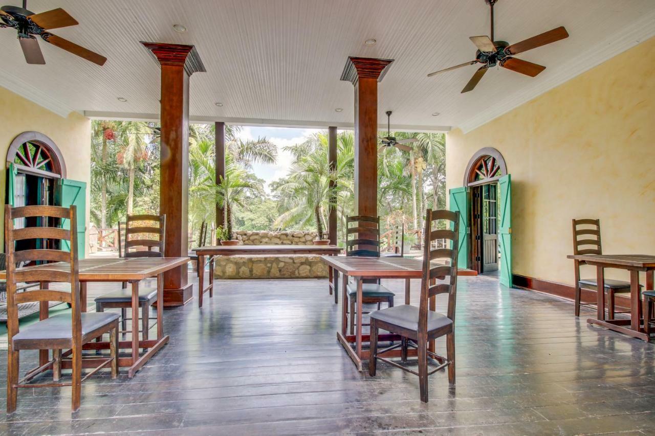 Mahogany Hall San Ignacio Exteriér fotografie